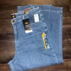 Lee Women's Legendary High Rise Wide Leg Crop Jean